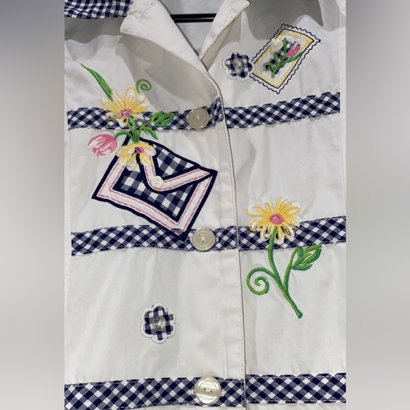 Napa Valley Embroidered Check White Floral Button-Down - Picture 4 of 9
